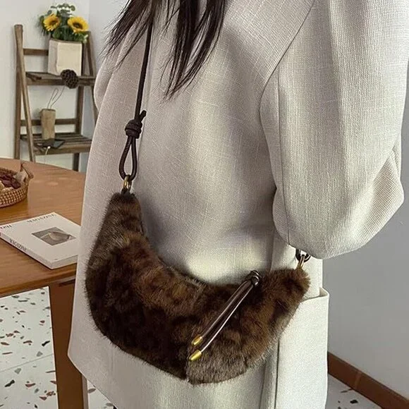 Leopard Faux Fur Sling Bag Womens Fuzzy Crossbody Purse for Casual Fashion - Picture 8 of 9